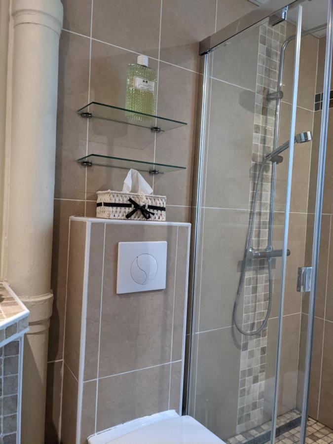 Private Acces To The All Flat. Charming Parisian. Eksteriør billede